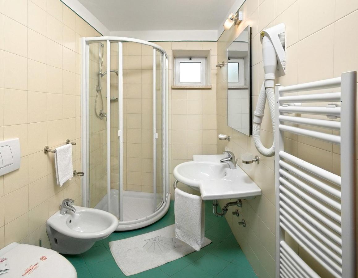 Hotel Belvedere Misano Adriatico Camera foto