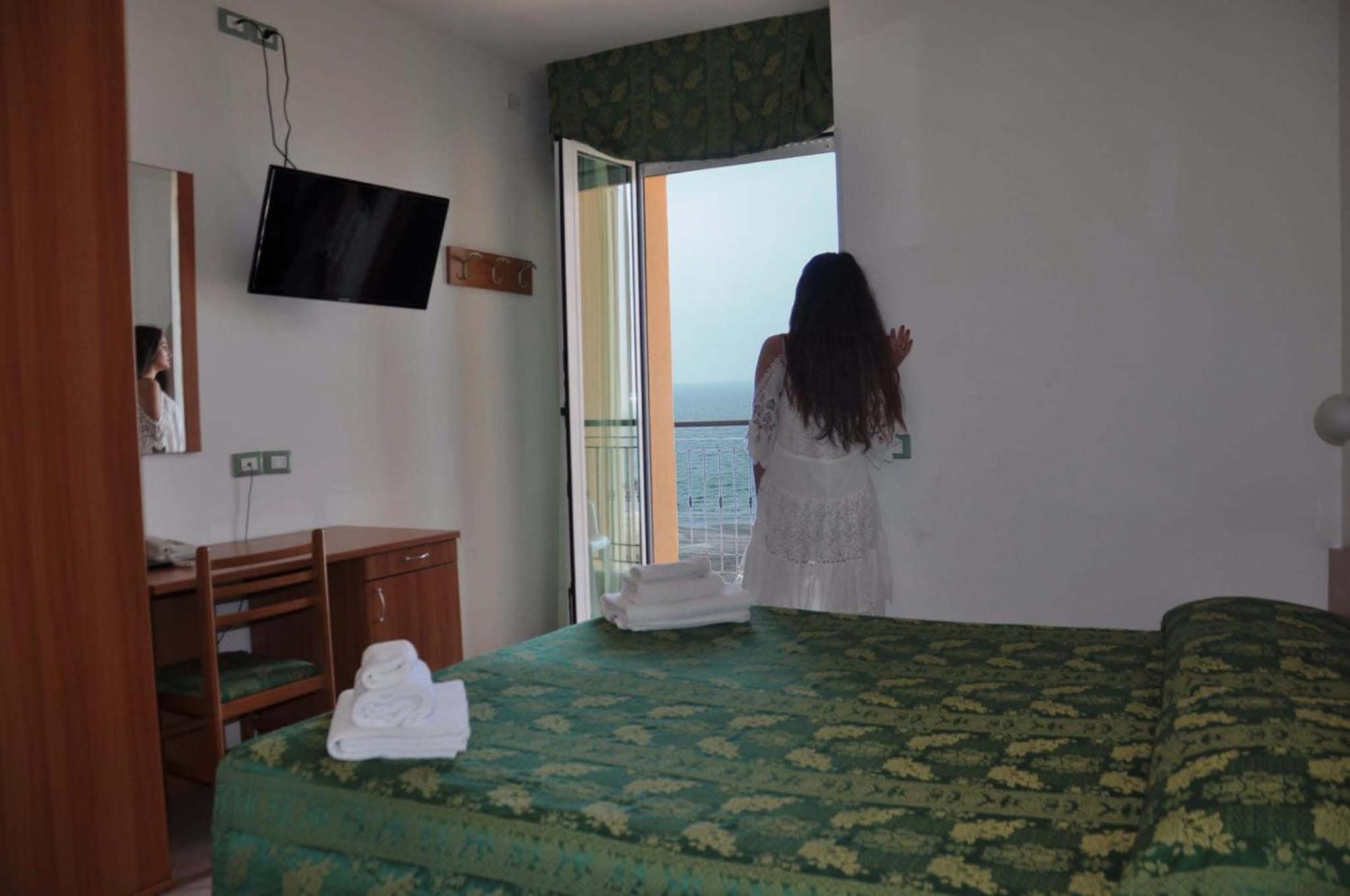 Hotel Belvedere Misano Adriatico Esterno foto