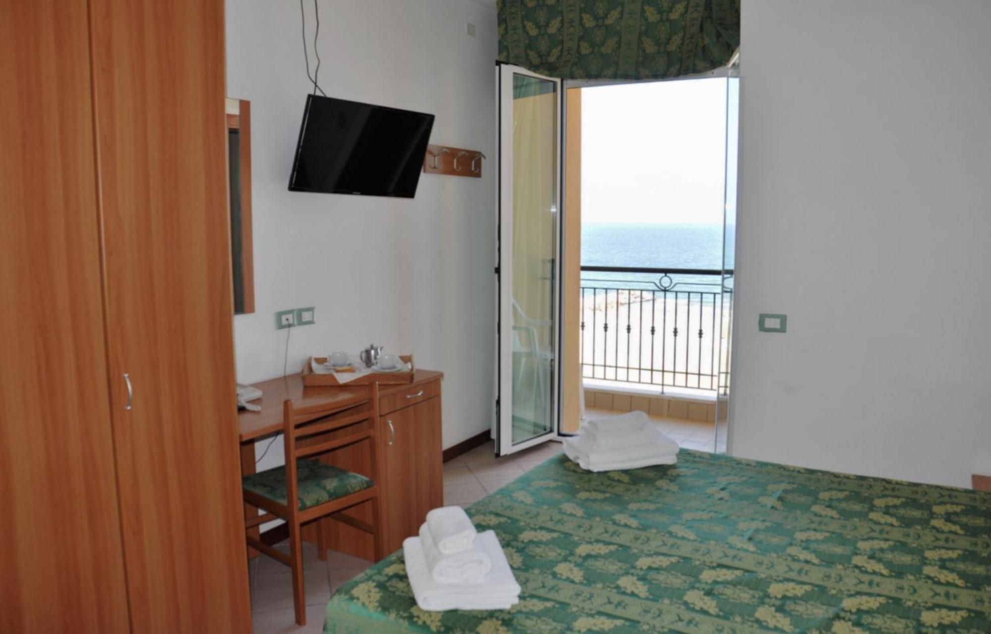 Hotel Belvedere Misano Adriatico Esterno foto