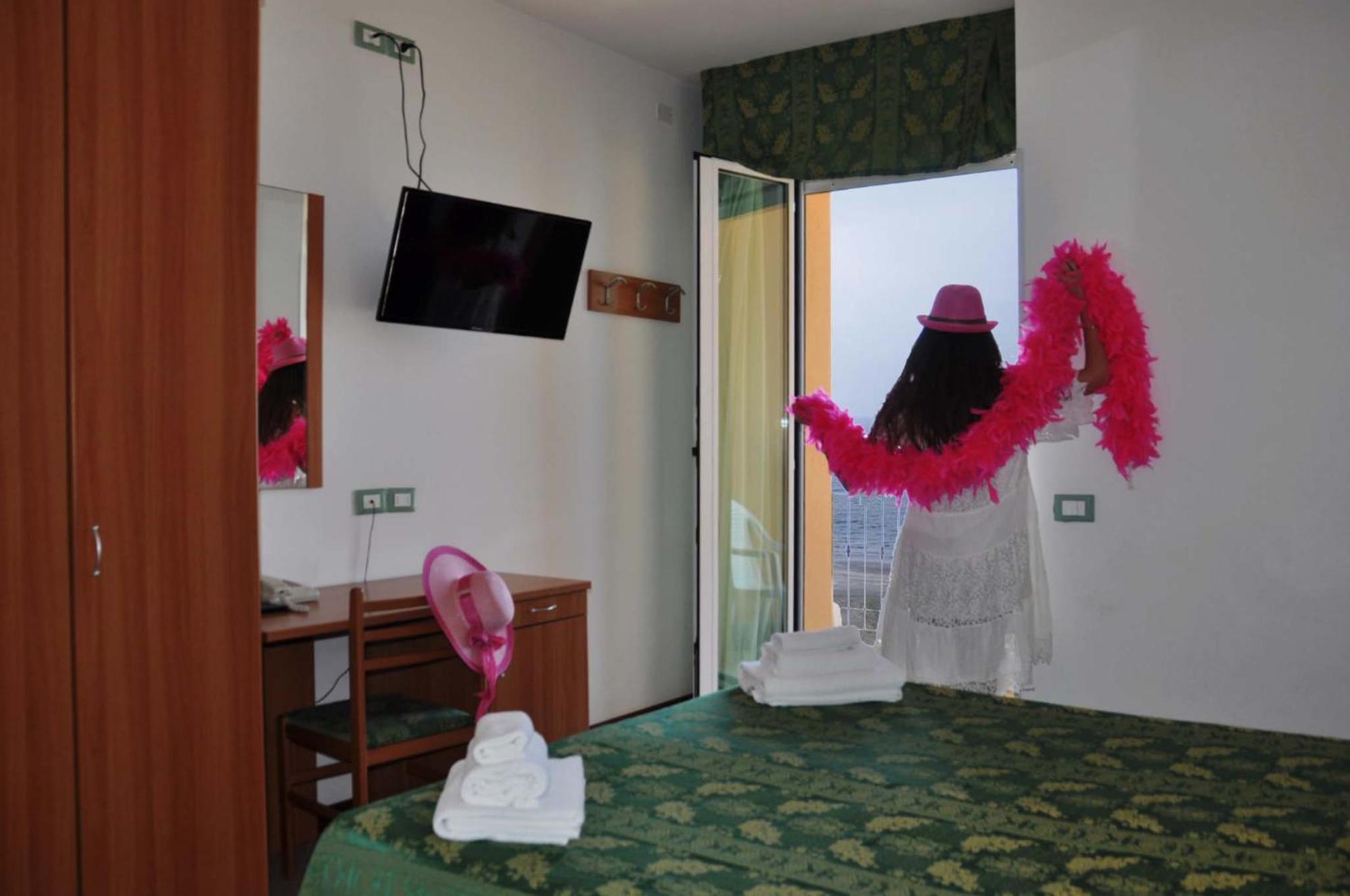 Hotel Belvedere Misano Adriatico Esterno foto